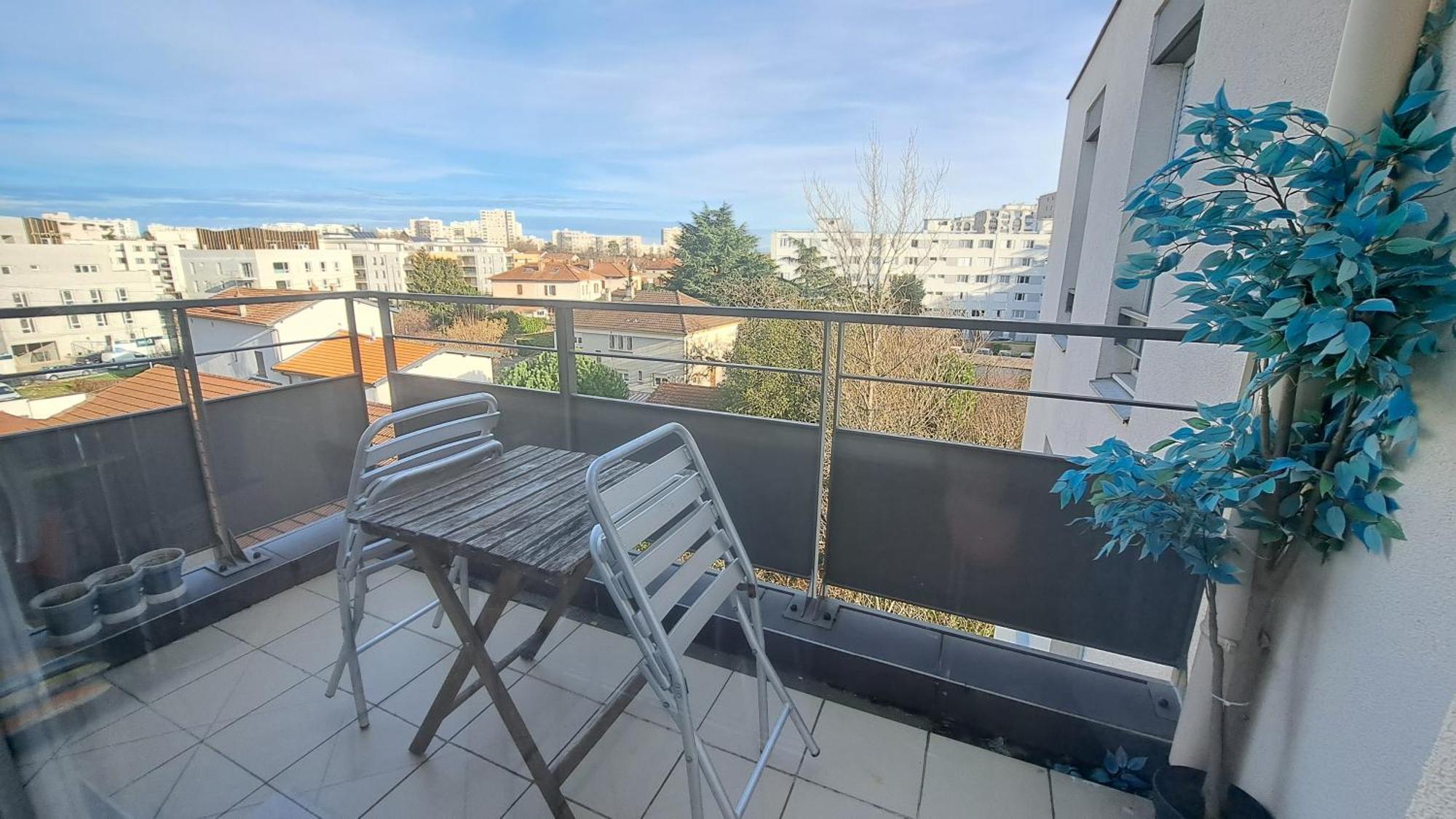 Appartement Cosy 3 Pieces Avec Garage Privatif Saint-Priest  Ngoại thất bức ảnh