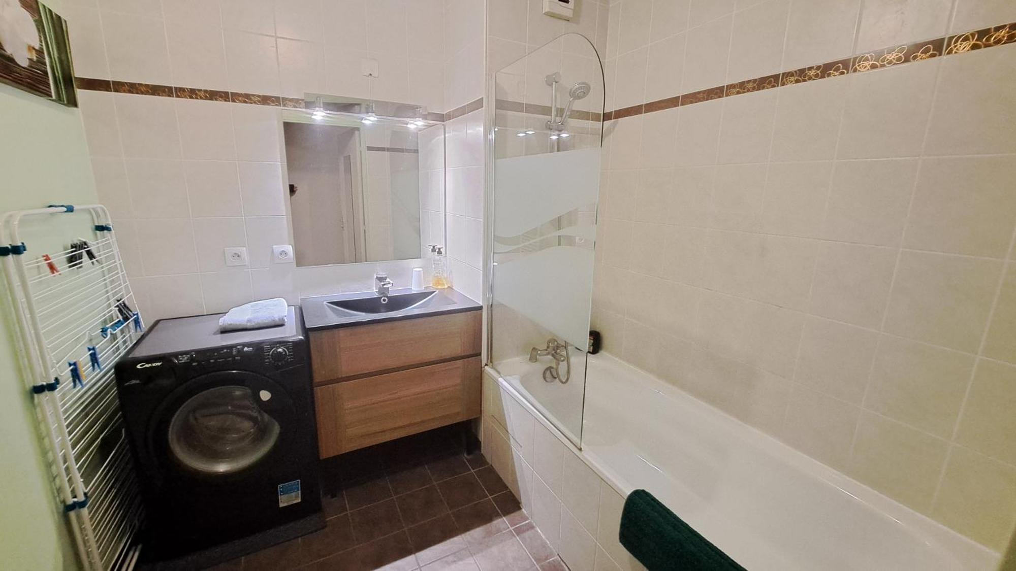 Appartement Cosy 3 Pieces Avec Garage Privatif Saint-Priest  Ngoại thất bức ảnh