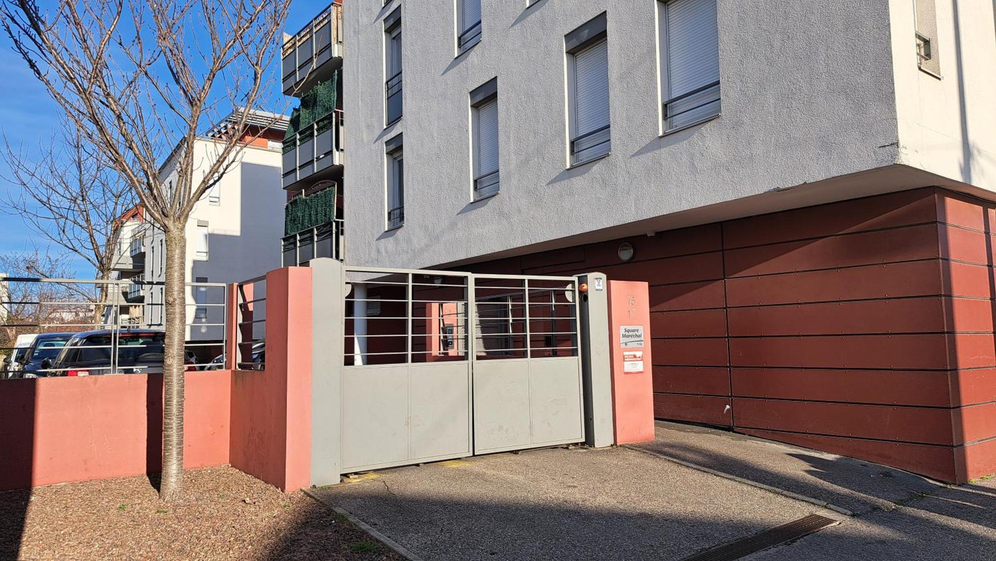 Appartement Cosy 3 Pieces Avec Garage Privatif Saint-Priest  Ngoại thất bức ảnh